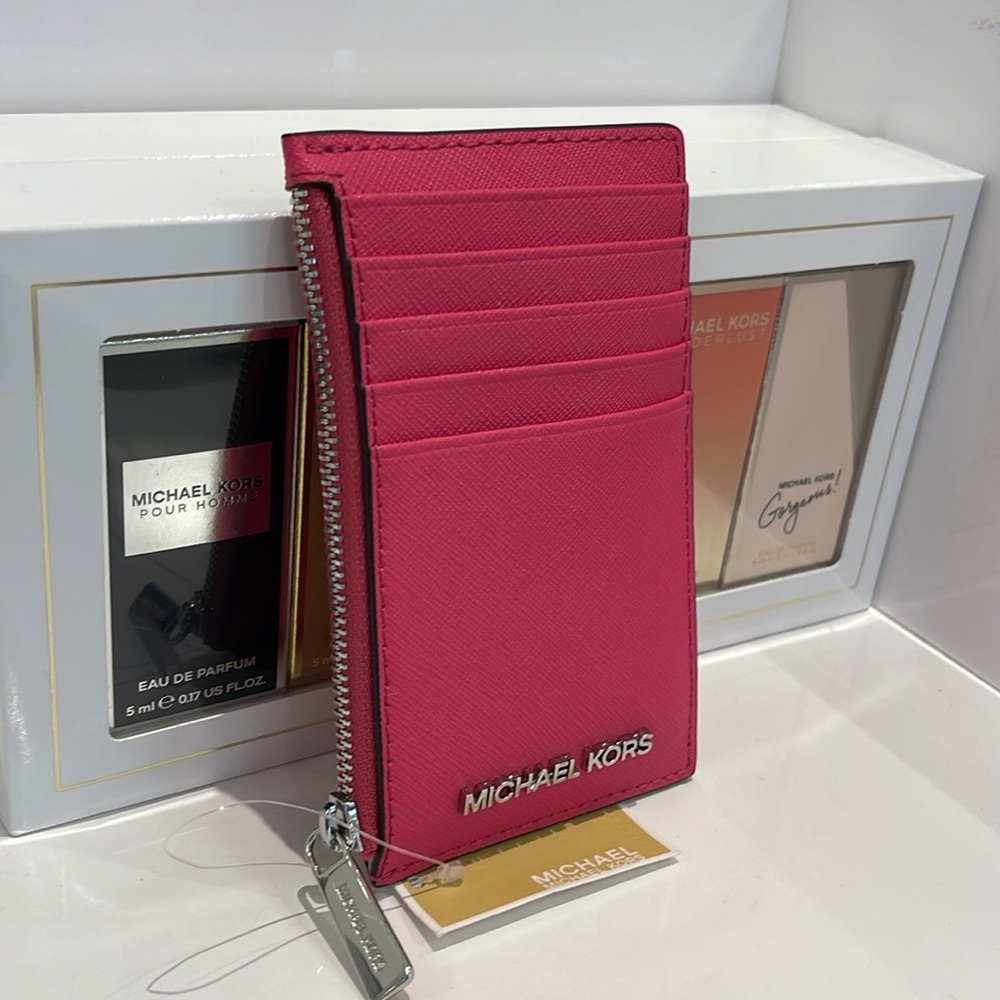 MICHAEL KORS
Jet Set Travel Medium Top Zip Leather Card Case Wallet 
Dragonfruit - Picture 15 of 16